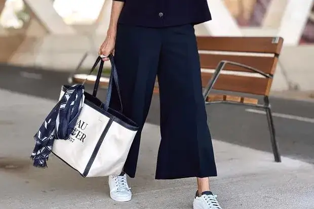 Stylizacje kuloty sneakersy mokasyny