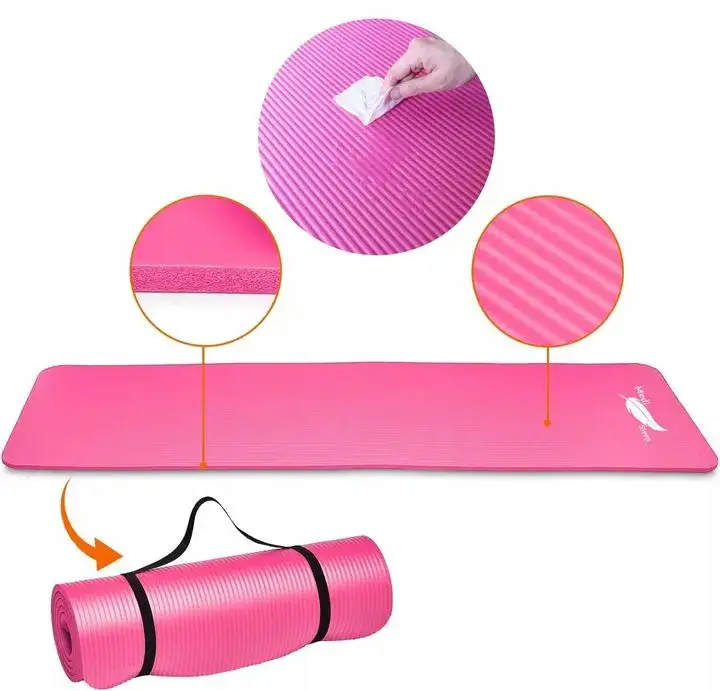 podstawowy sprzęt do ćwiczeń w domu mata gumy skakanka