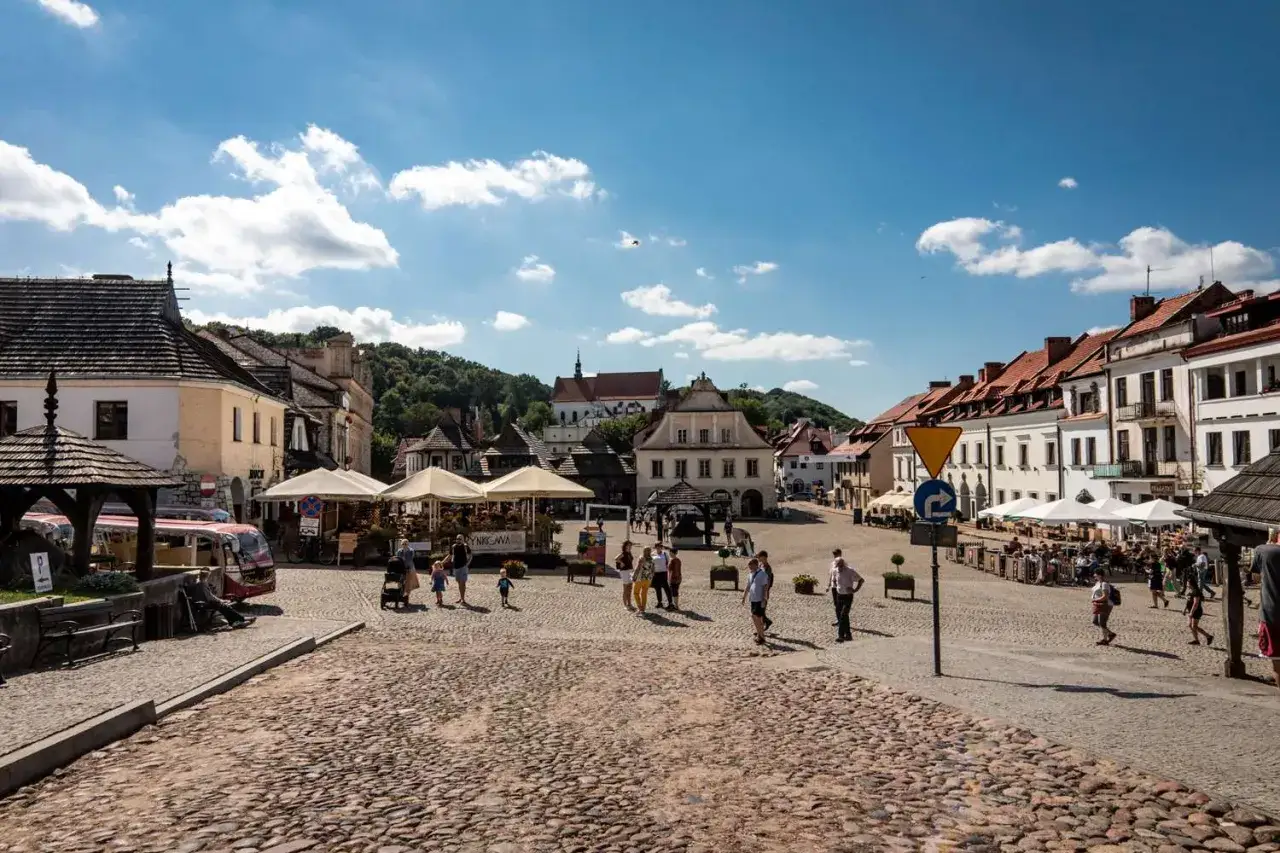 Wąw&oacute;z Korzeniowy D&oacute;ł Kazimierz Dolny