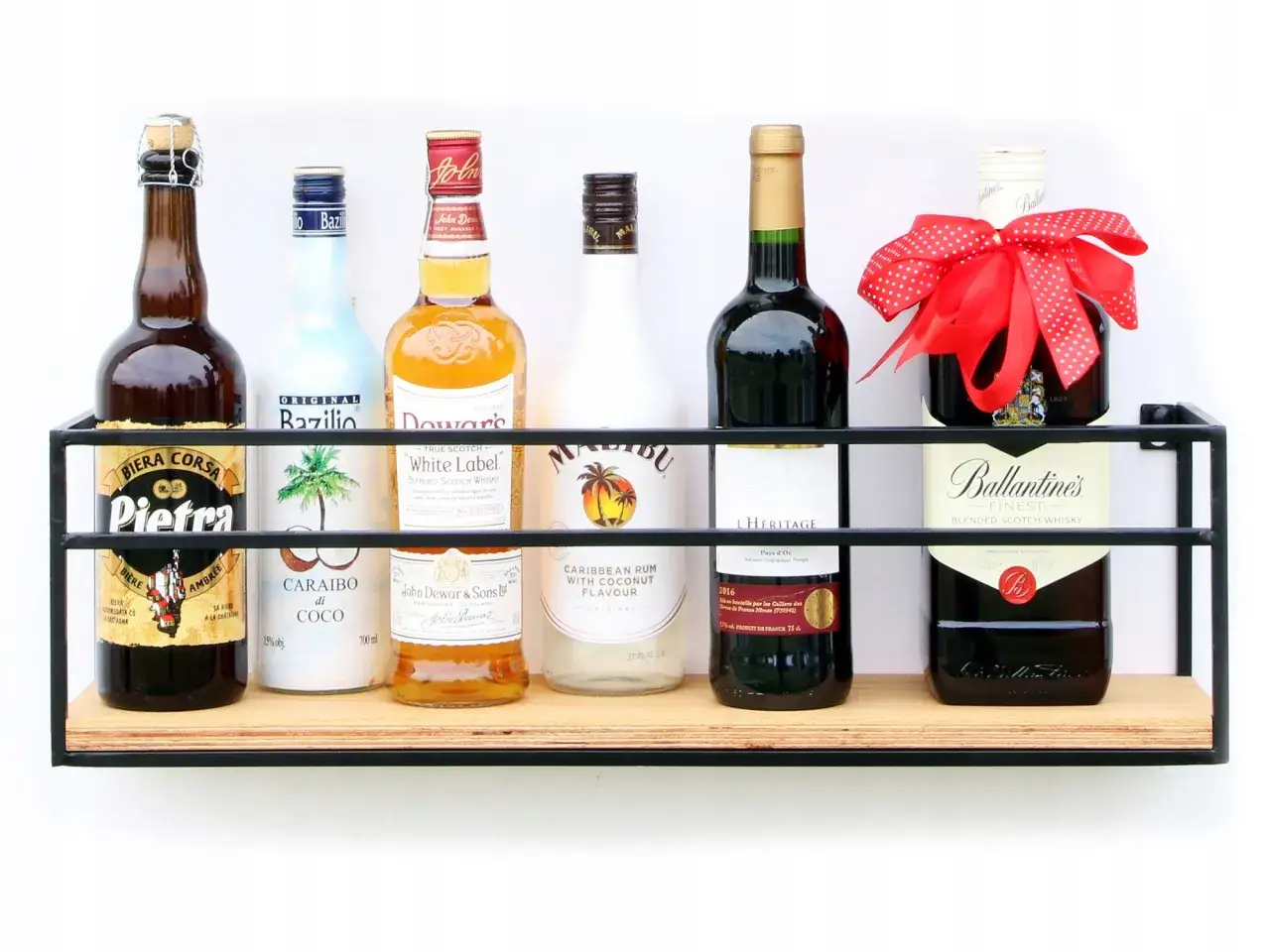 p&oacute;łki na napoje z drewna, metalu i szkła