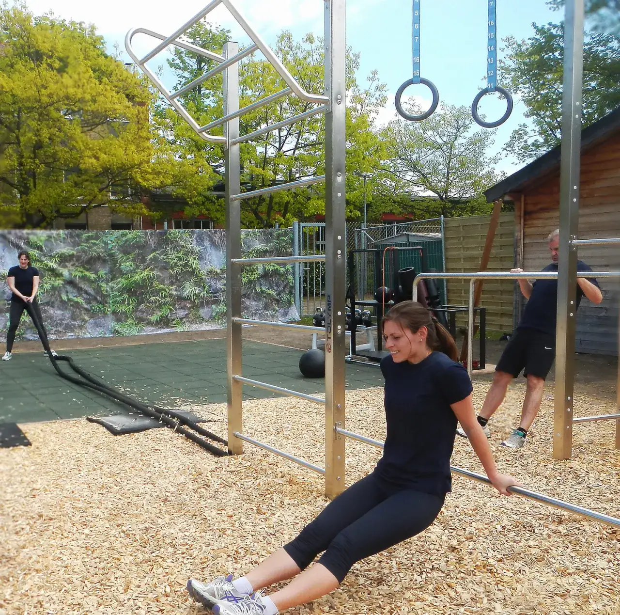 CrossFit box vs park kalistenika