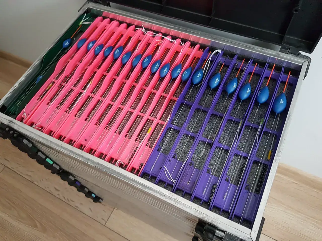 schematy rozkładu obciążenia spławika skupiony rozproszony