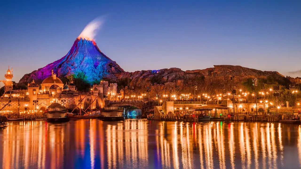 Tokyo DisneySea z wulkanem