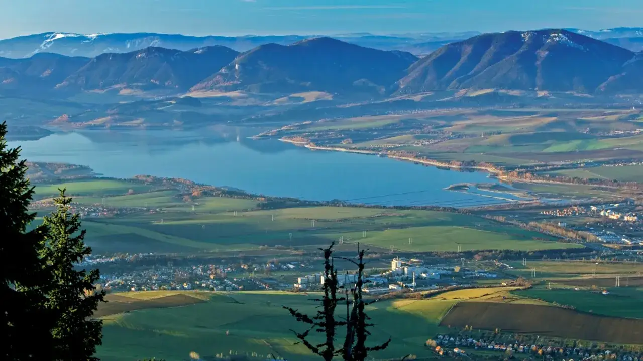 Liptowski Mikułasz panorama miasto i góry