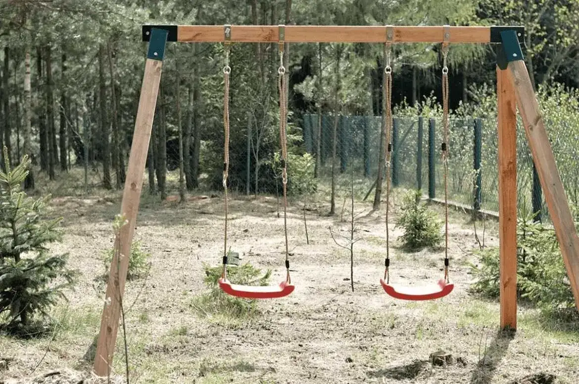 materiały do budowy huśtawki ogrodowej drewno akcesoria