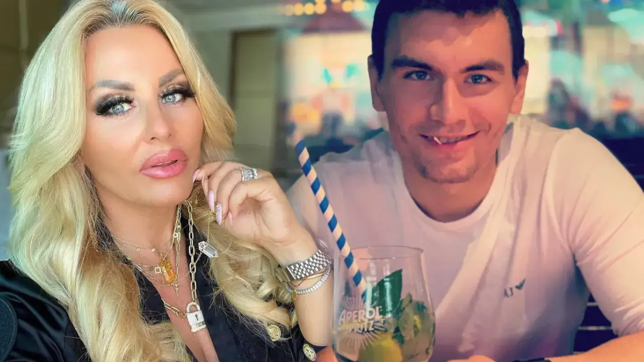 Paweł K, ojciec Conana, uśmiecha się do zdjęcia z kobietą w blond włosach, która nosi bogatą biżuterię.