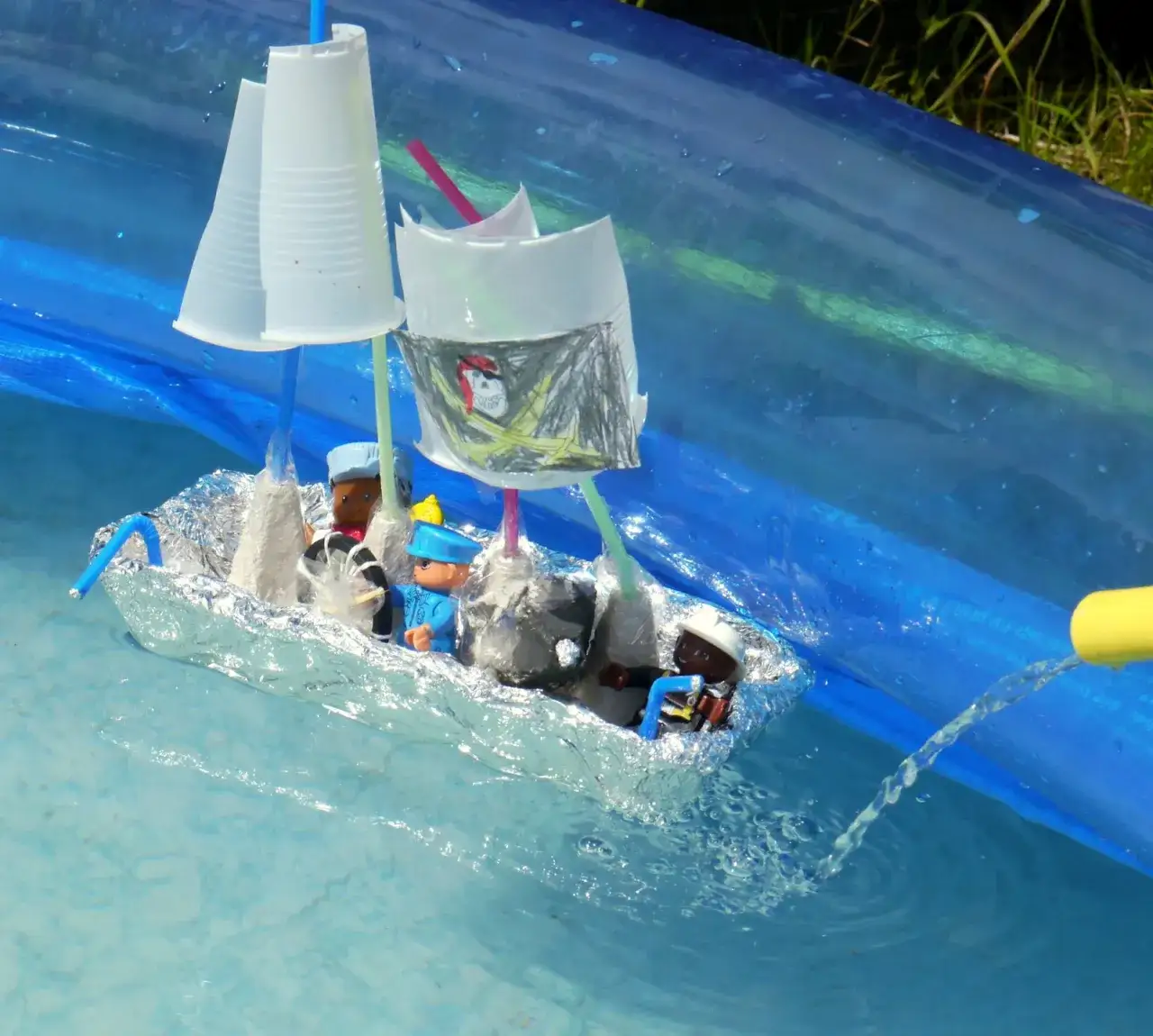 Jak zrobić statek z butelki plastikowej krok po kroku