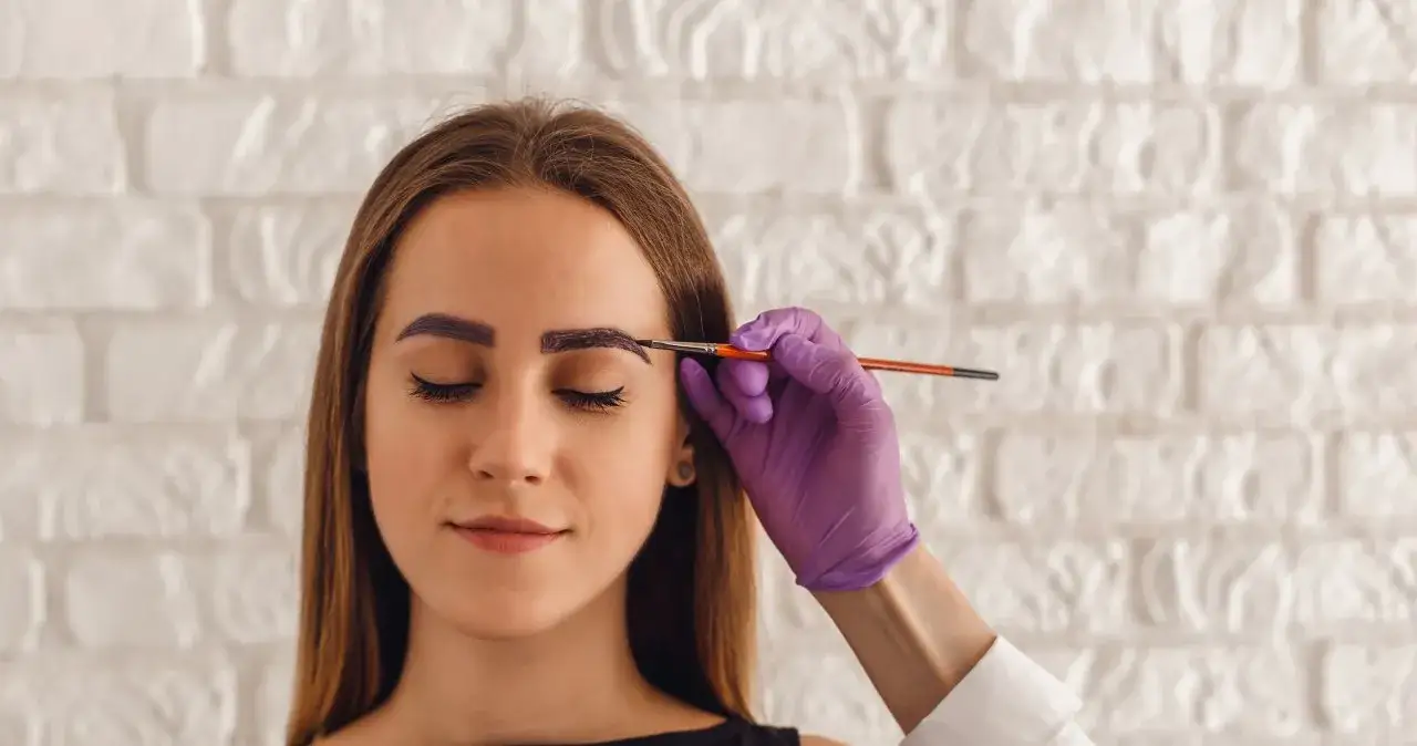 domowe sposoby rozjaśniania henny brwi