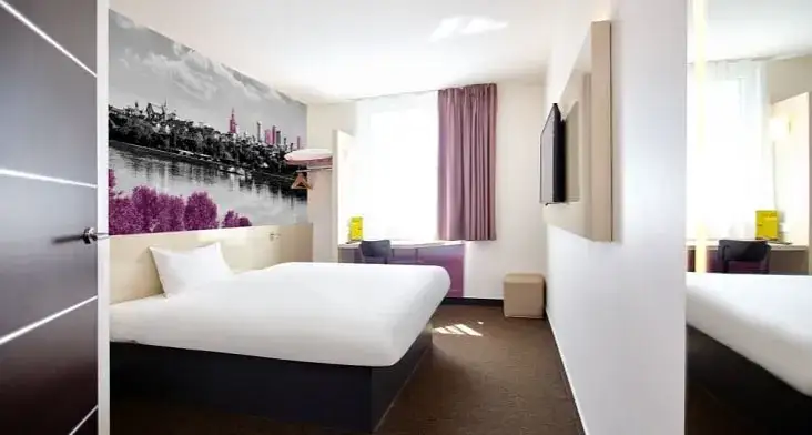 wnętrze pokoju hotelowego B&B HOTELS