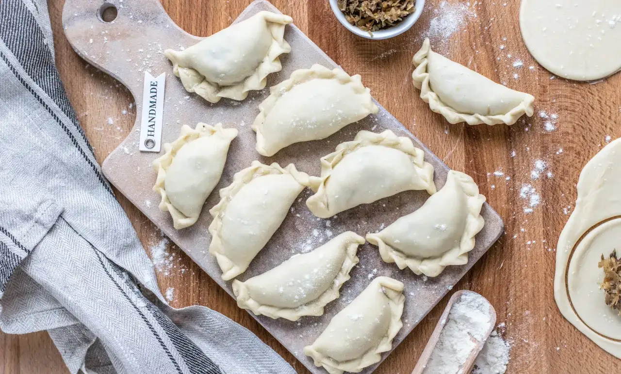 talerz pierog&oacute;w r&oacute;żnych rodzaj&oacute;w