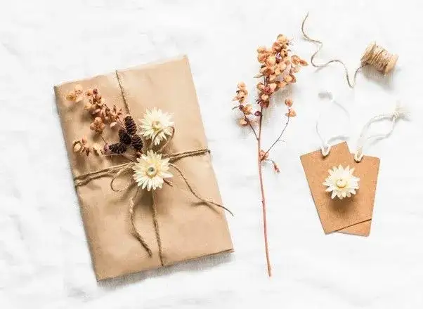 trendy pakowania prezentów komunijnych boho minimalistyczny eko