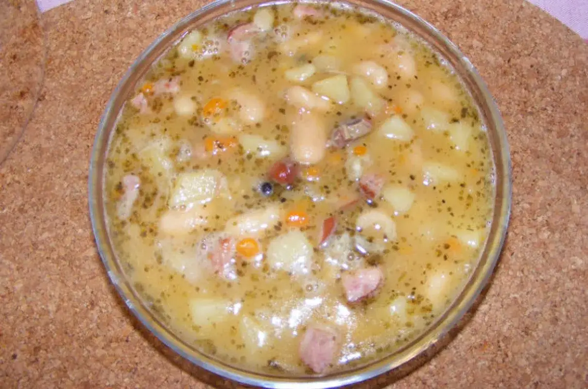 Zdjęcie Jak zrobić zupę fasolową - prosty przepis na pyszną zupę