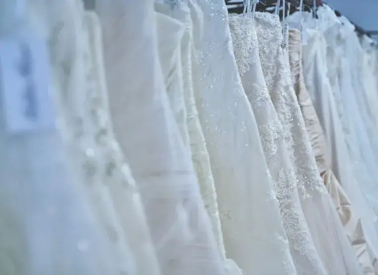 Koszty otwarcia salonu sukien ślubnych zestawienie