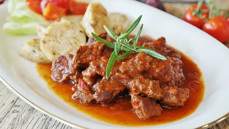 kark&oacute;wka pieczona z sosem