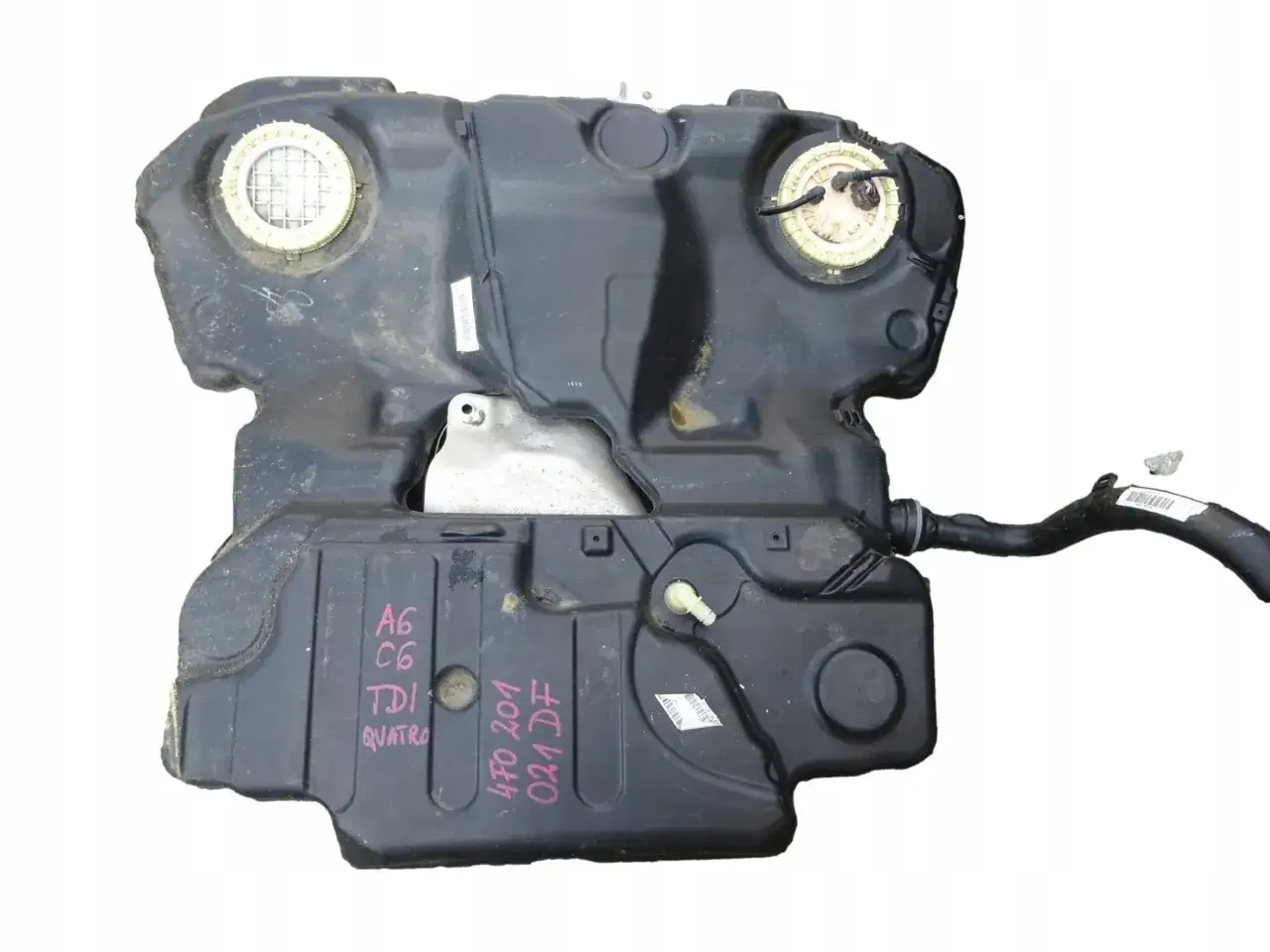 Zbiornik paliwa do Audi A6 C6 TDI Quattro. Określenie pojemności baku jest kluczowe dla planowania podróży.