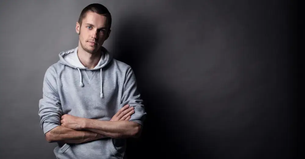 Zdjęcie Jak zmierzyć wymiary bluzy, aby uniknąć nietrafionych zakupów?