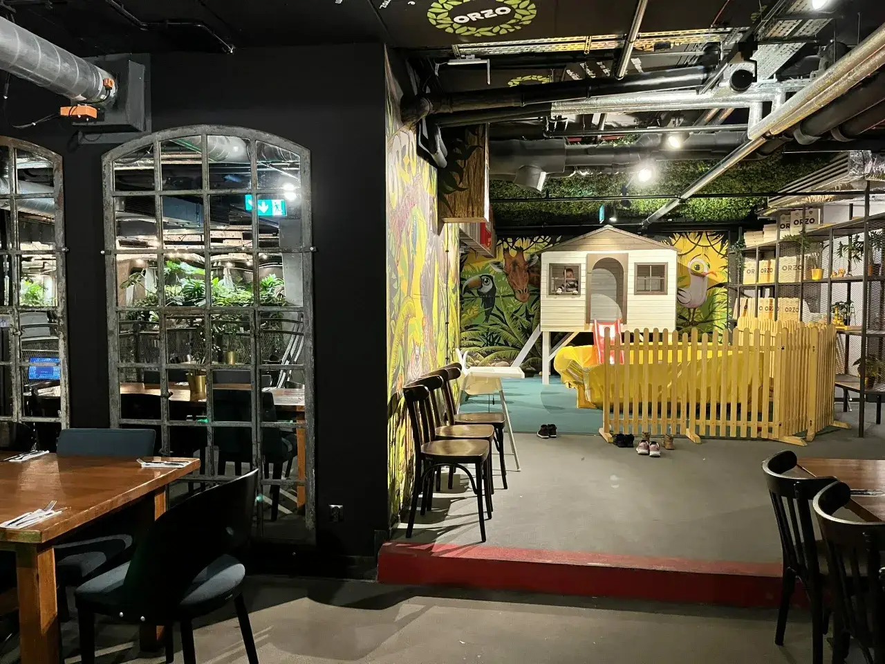 restauracja przyjazna dzieciom z kącikiem zabaw