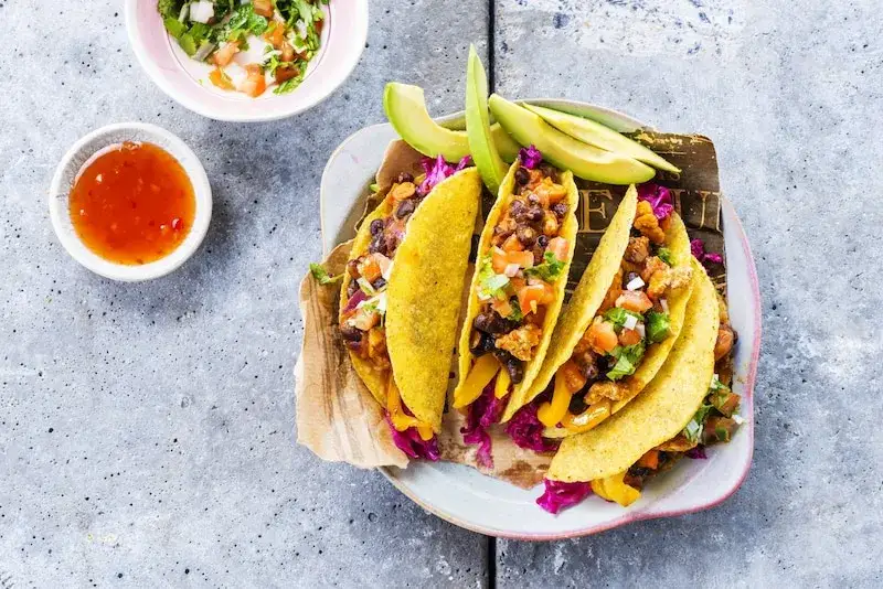 r&oacute;żne wegetariańskie farsze do taco