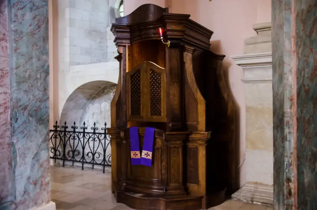 Zdjęcie Czy w Wielki Piątek jest spowiedź? Sprawdź, co musisz wiedzieć o sakramencie pokuty