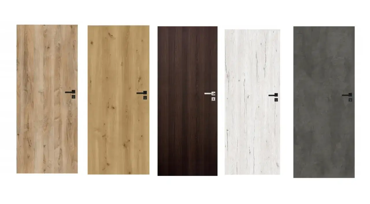 Pięć drzwi płycinowych wewnętrznych: jasne drewno, ciemne drewno, białe drewno i beton.
