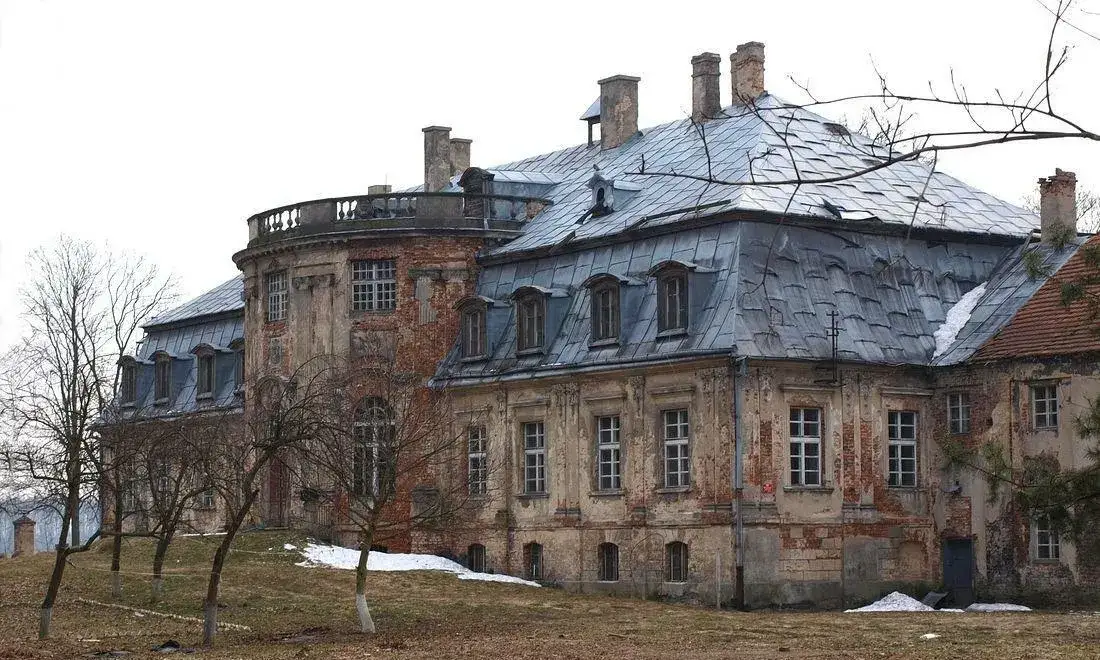 Zdjęcie Zabytkowe dworki na sprzedaż - unikalne oferty z historią i charakterem