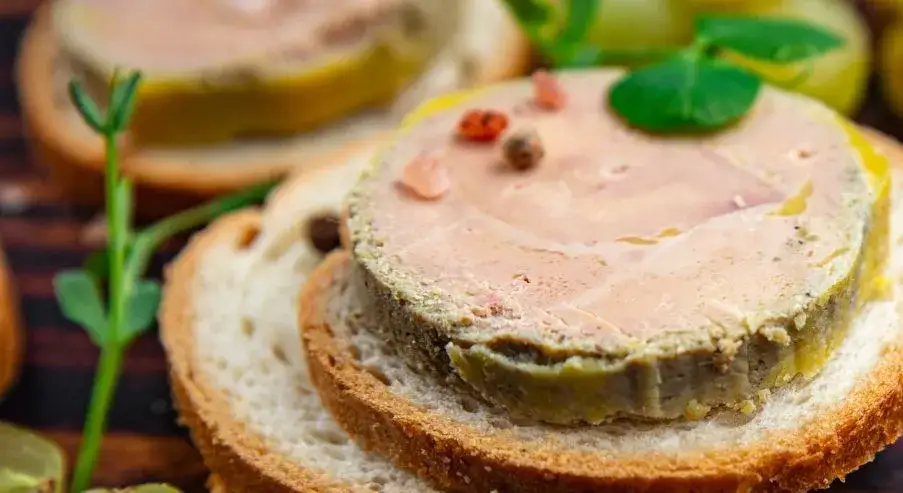 Zdjęcie Z czym podawać pasztet? Odkryj najlepsze dodatki i smaki