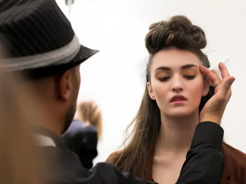 Zdjęcie Kto wymyślił makijaż? Fascynująca historia kosmetyków