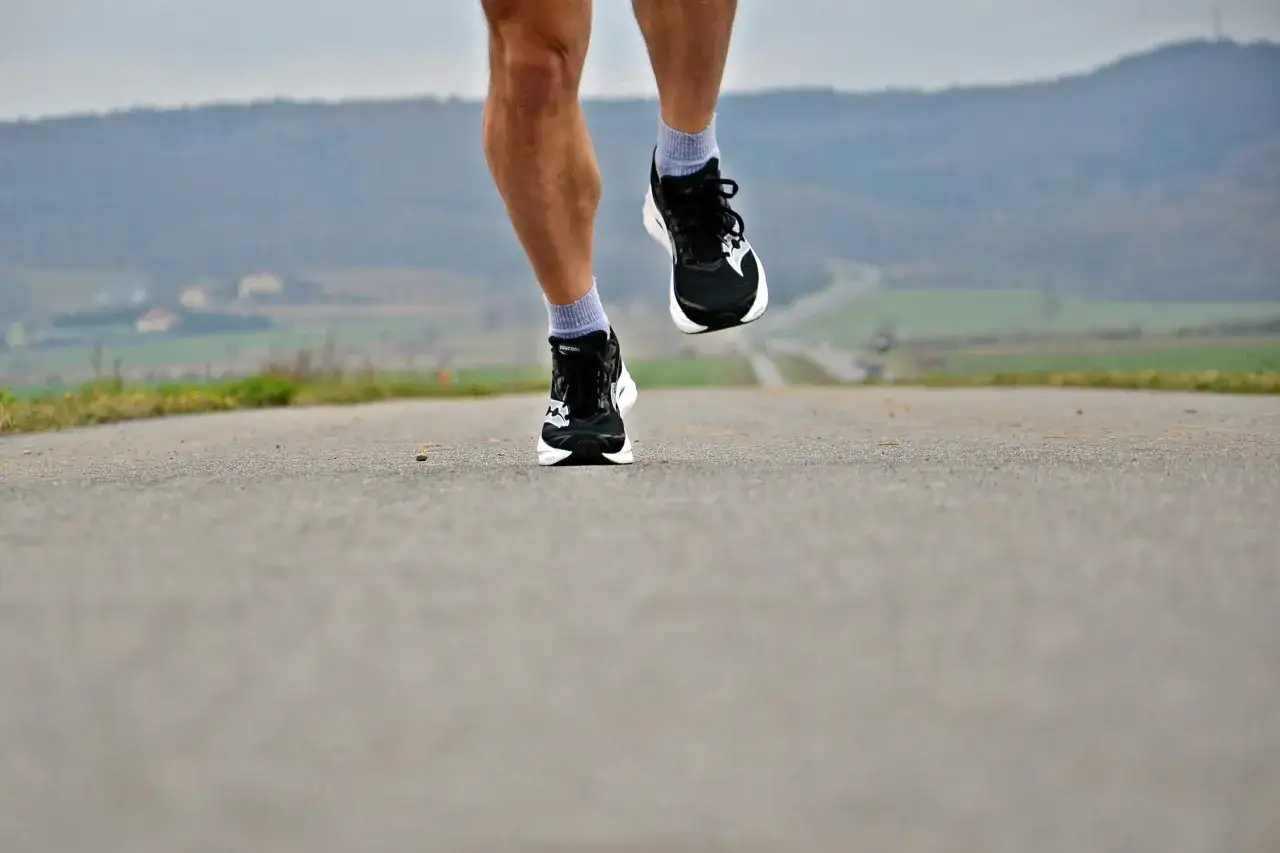 Zdjęcie Jak szybciej biegać sprint – sprawdzone techniki na lepsze wyniki