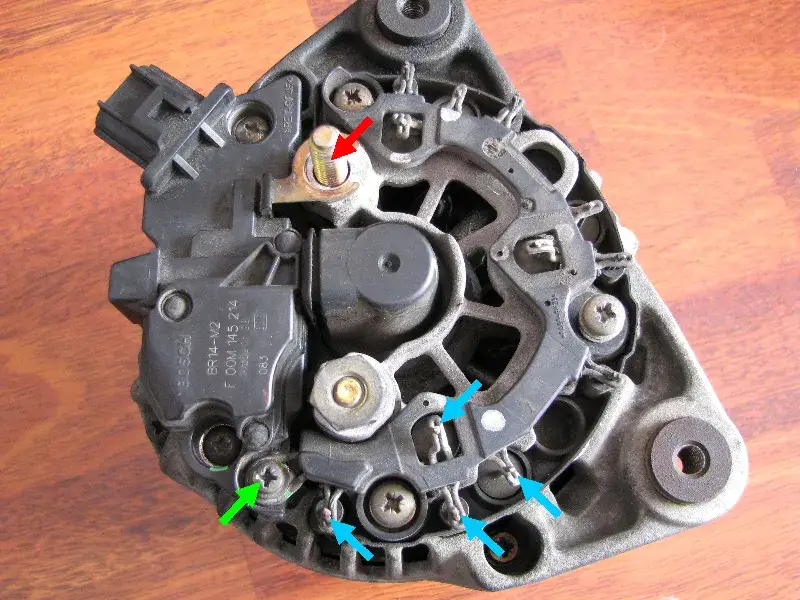 Zdjęcie Jak samodzielnie sprawdzić alternator w Fordzie Mondeo MK3 i uniknąć kosztownych napraw