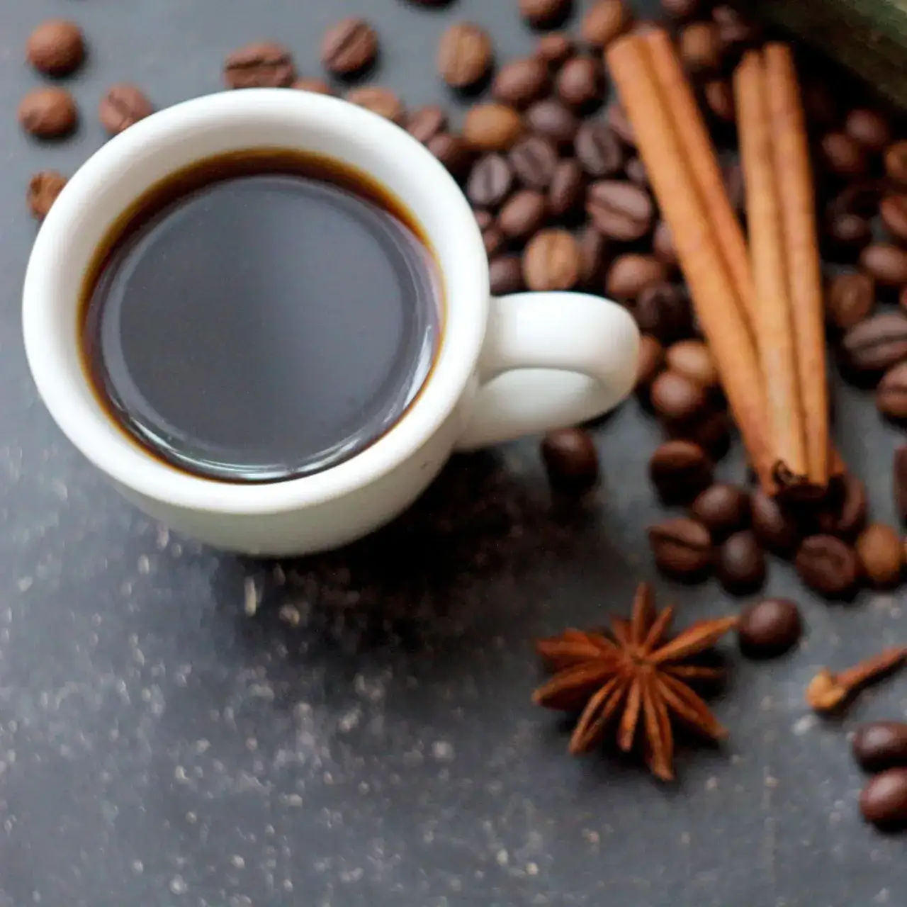 Zdjęcie Jakie przyprawy do kawy? Odkryj smaki, które zmienią Twój napój