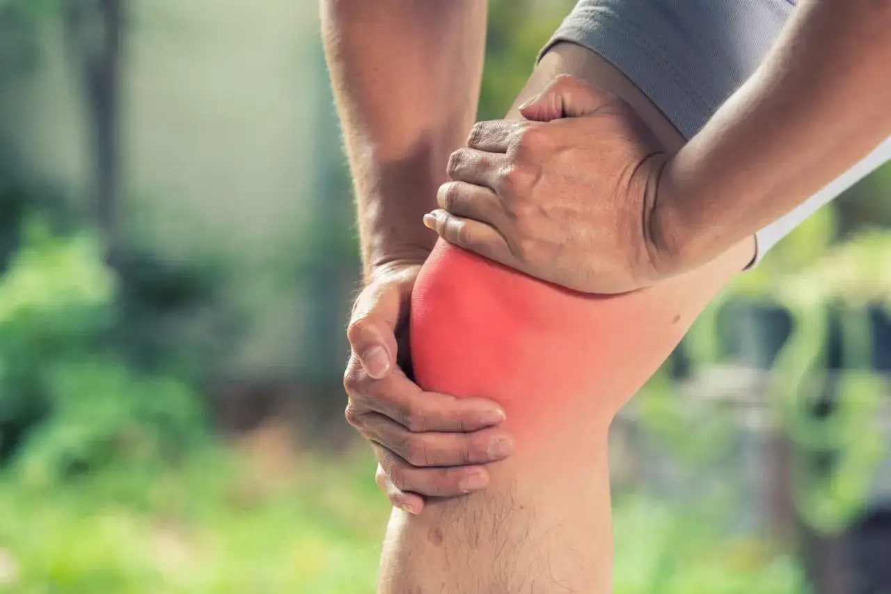 Zdjęcie Skręcenie kolana objawy - jak rozpoznać i co zrobić w razie urazu