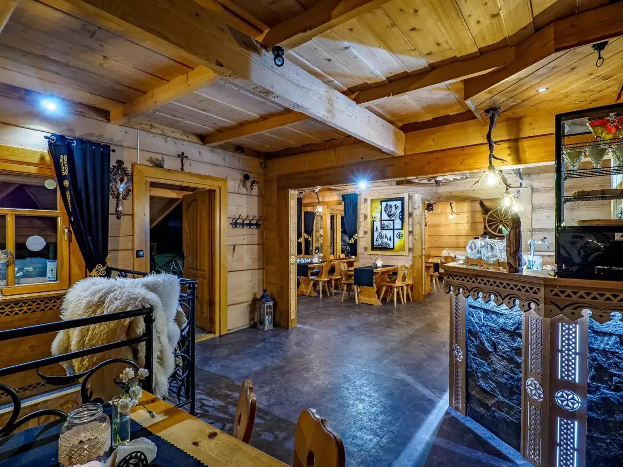 Zdjęcie Małe Ciche gdzie zjeść - odkryj ciche i klimatyczne restauracje