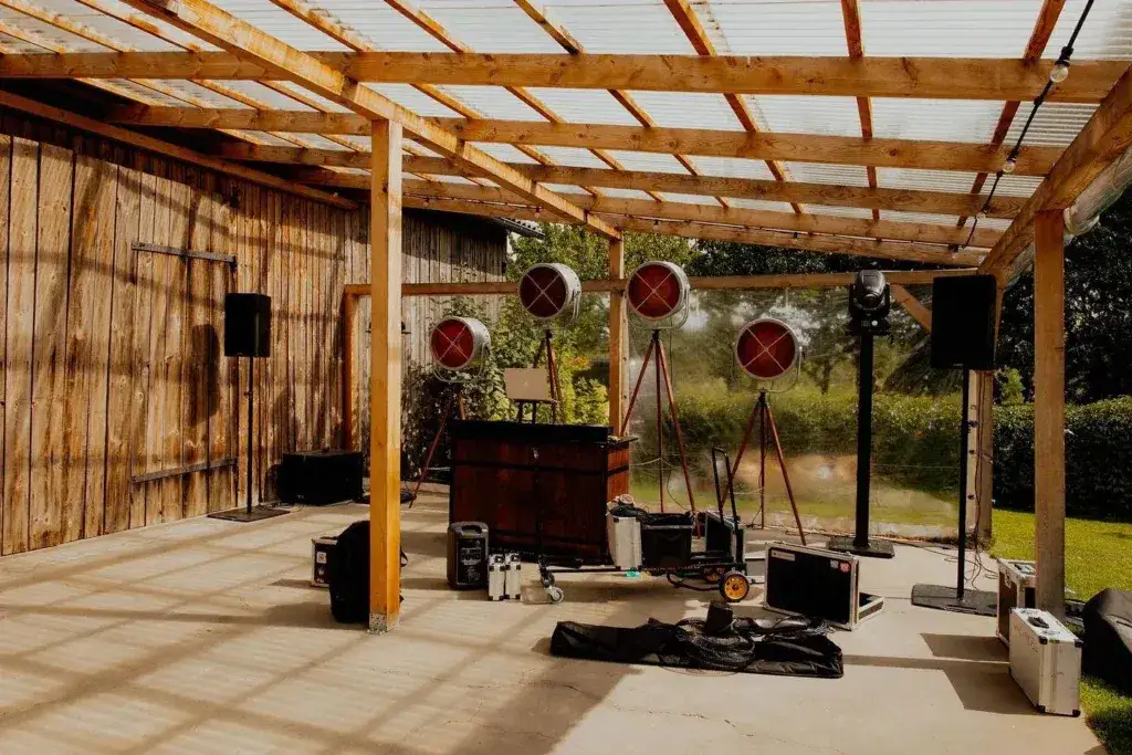 Zdjęcie Jakie pytania do DJ na wesele, aby uniknąć rozczarowania?