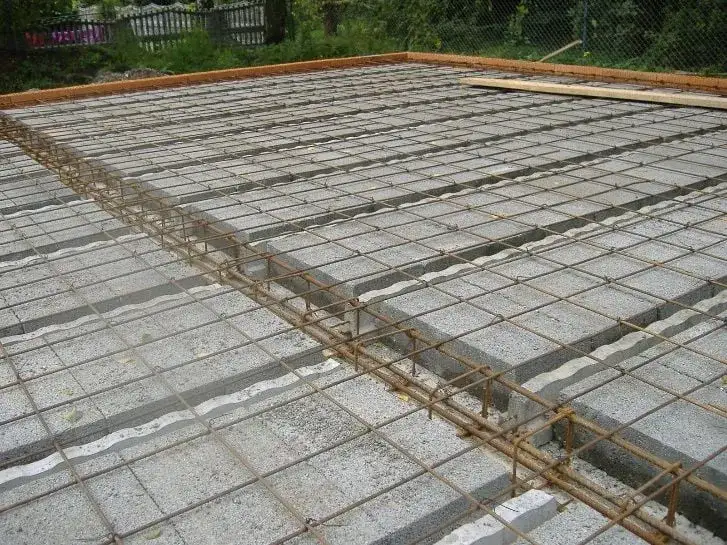 Zdjęcie Jaki strop do domu z poddaszem wybrać: 4 najlepsze rozwiązania na 2025