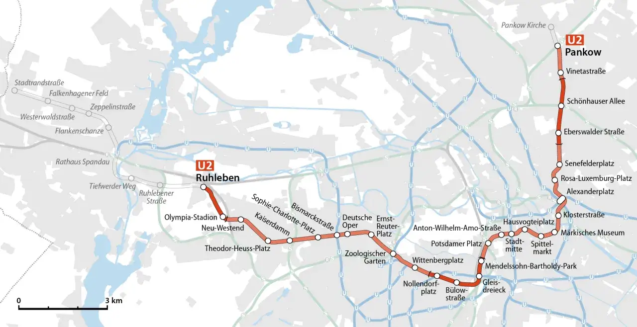 Mapa linii U2 metra w Berlinie, pokazująca trasę od Ruhleben do Pankow z zaznaczonymi stacjami.