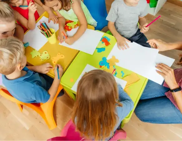zajęcia plastyczne dla dzieci w małej grupie