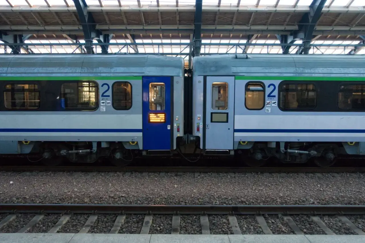 Pociąg PKP Intercity w Krynicy-Zdroju