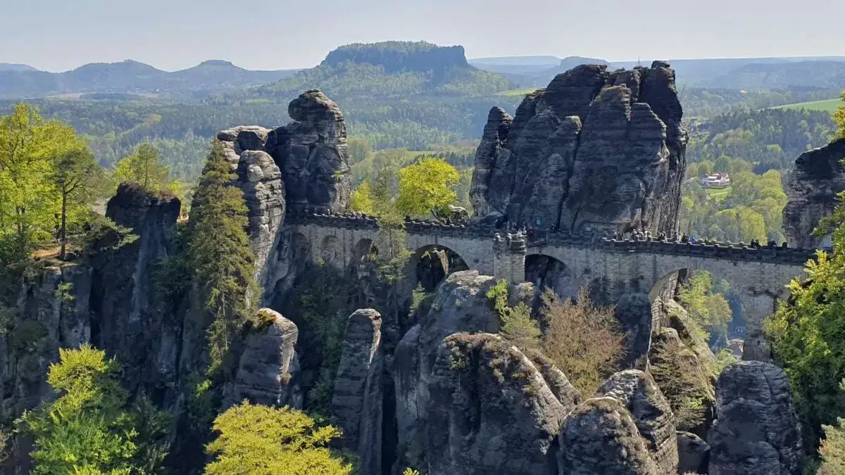 Saksońska Szwajcaria most Bastei, wyspa Rugia klify