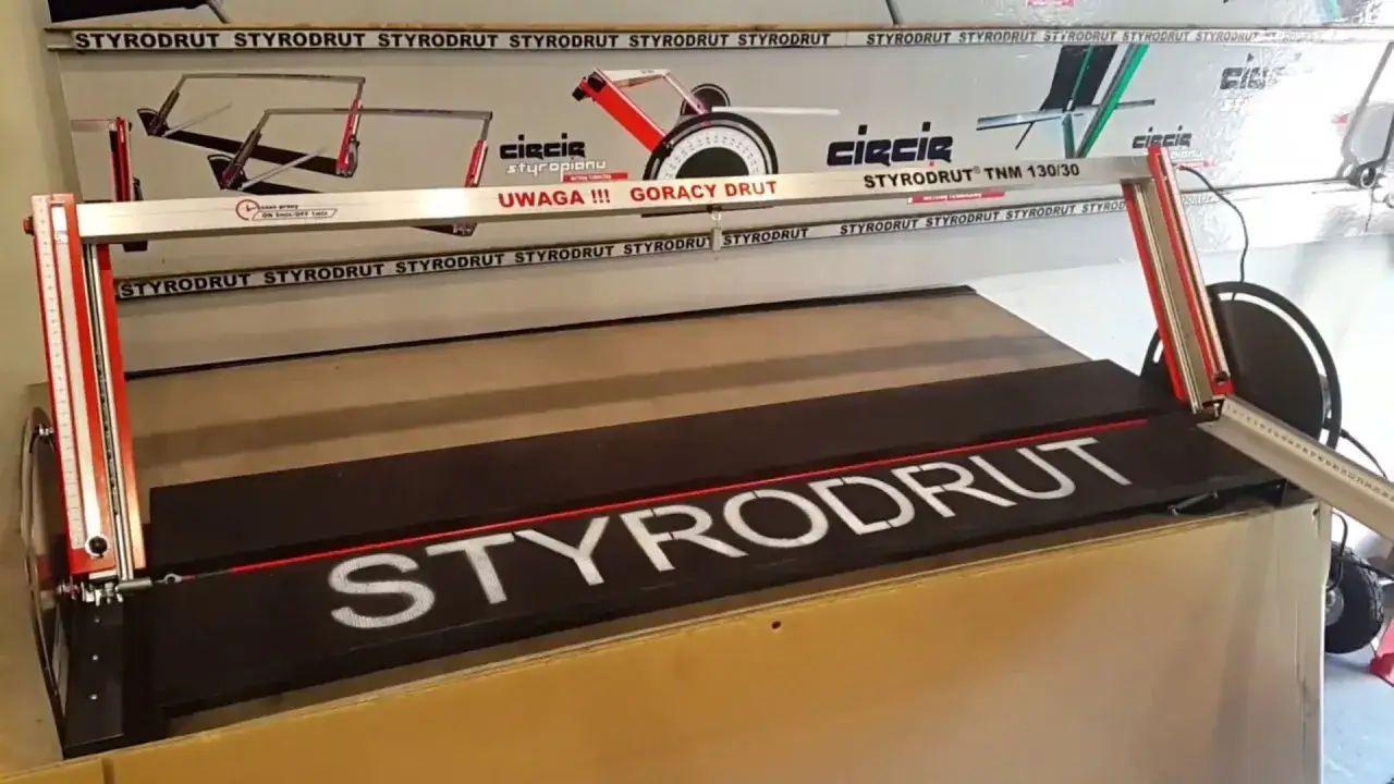 Zdjęcie Jak ciąć styropian pod kątem, aby uniknąć błędów i strat materiału