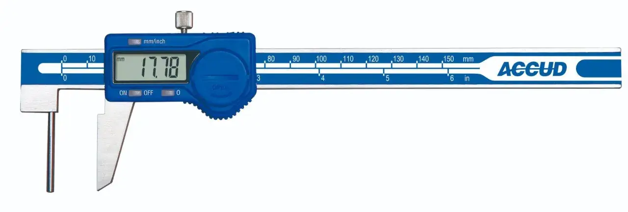 Pomiar rury suwmiarką