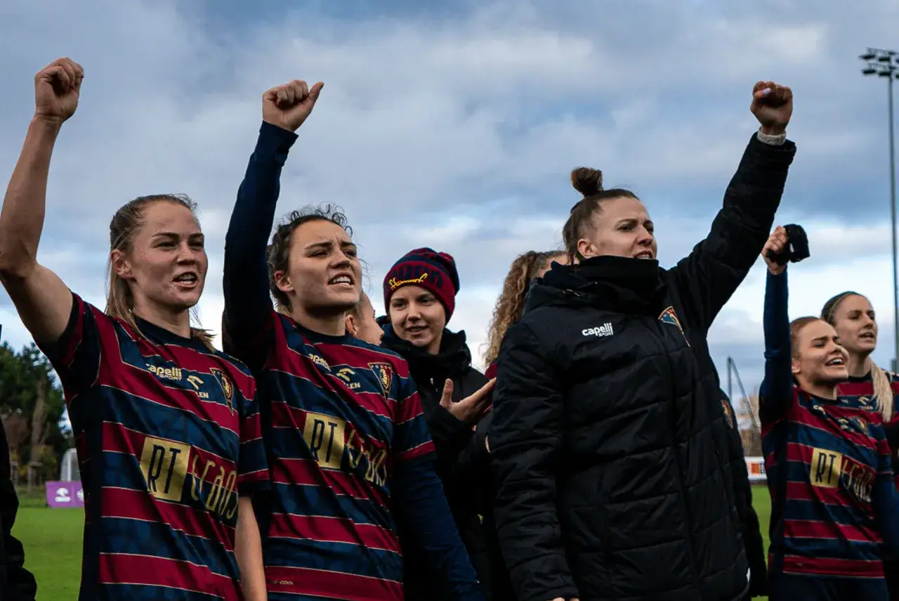 Zdjęcie Zarobki w kobiecej piłce nożnej: dlaczego są tak niskie w Polsce?