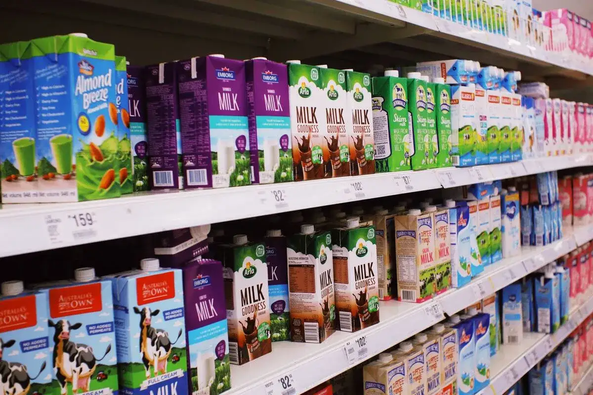 mleko w małych kartonikach supermarkety