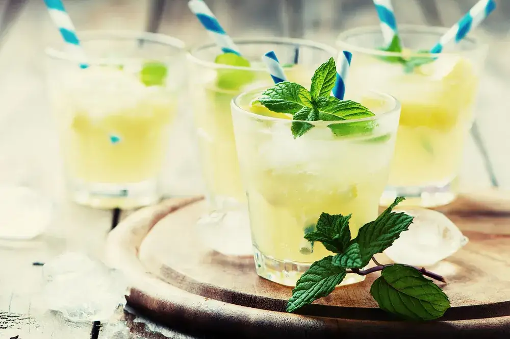 domowe napoje izotoniczne r&oacute;żne smaki