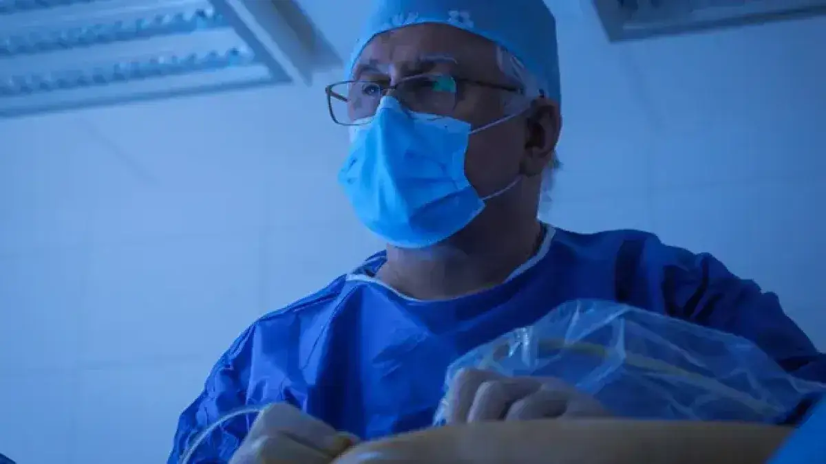 pacjent wybierający lekarza flebologa czy chirurga naczyniowego