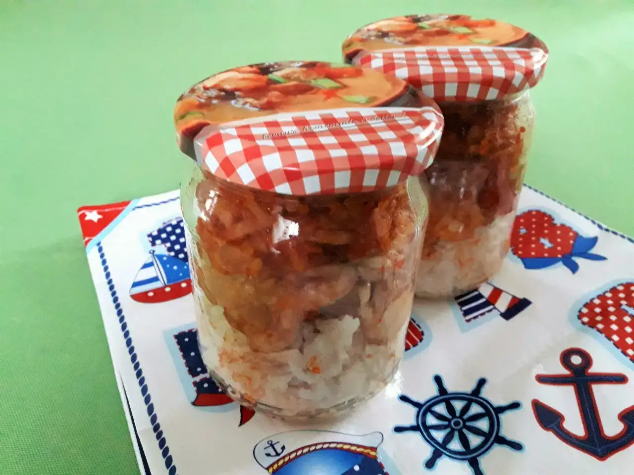 Eksperyment z ryżem w słoikach