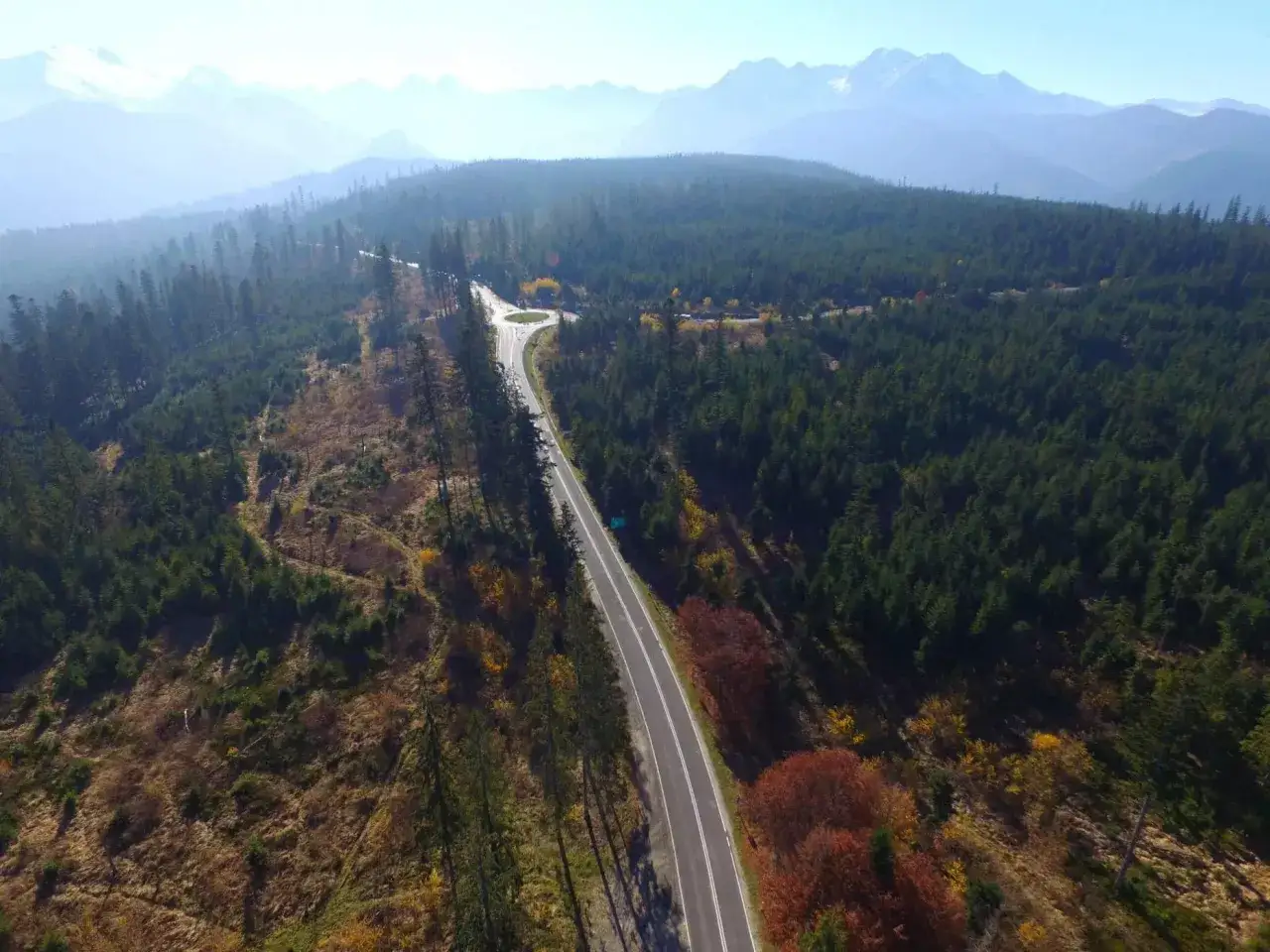 Motocykl przed zamkiem na Szlaku Orlich Gniazd