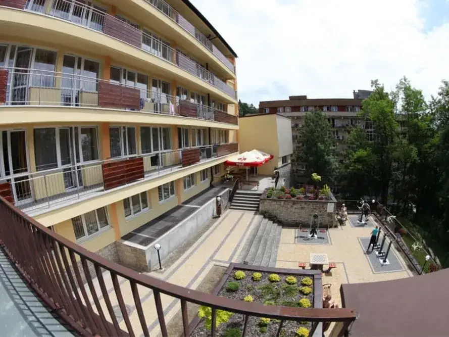 Zdjęcie Krynica Zdrój sanatorium Leśnik-Drzewiarz: komfort i zdrowie w jednym