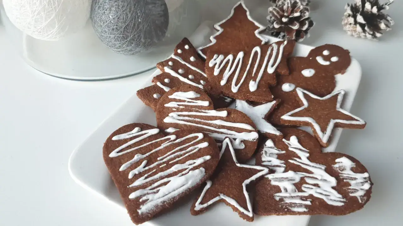 pierniczki z miękkim lukrem kr&oacute;lewskim