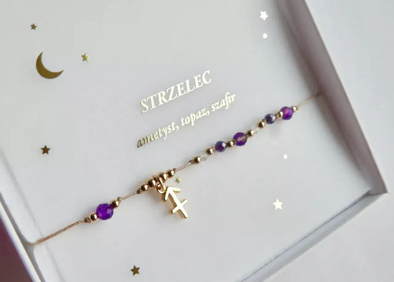 Bransoletka z symbolem Strzelca i kamieniami: ametyst, topaz, szafir. Idealne kamienie dla strzelca.