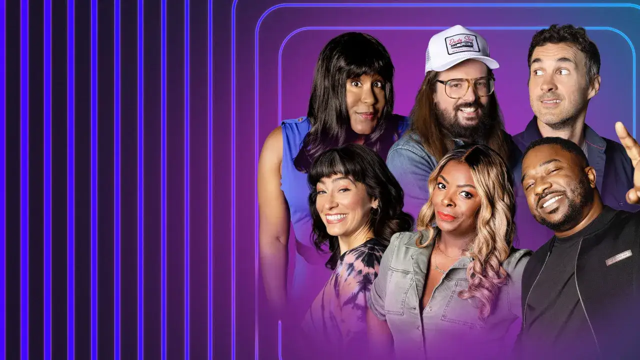 Grupa uśmiechniętych komik&oacute;w stand up, w tym amerykański komik stand up, na tle fioletowych neon&oacute;w.